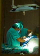 Debate sobre inovação e eficiência reúne profissionais das várias áreas cirúrgicas do CHLP